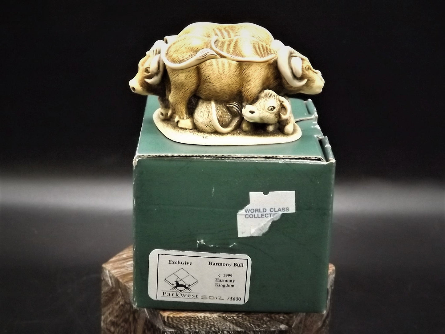 Vintage 1999 Harmony Kingdom LE #5012/5600 Harmony Bull Figurine Excellent condition with original box. Parkwest Exclusive piece.