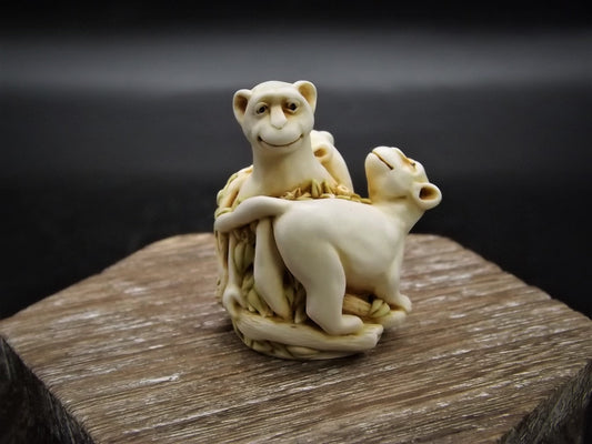 Closeout Sale! Retired 1998 Harmony Kingdom Wee Beasties Zephyr the Monkey Figurine XXYTJLEMO. Excellent condition. Only 450 made!