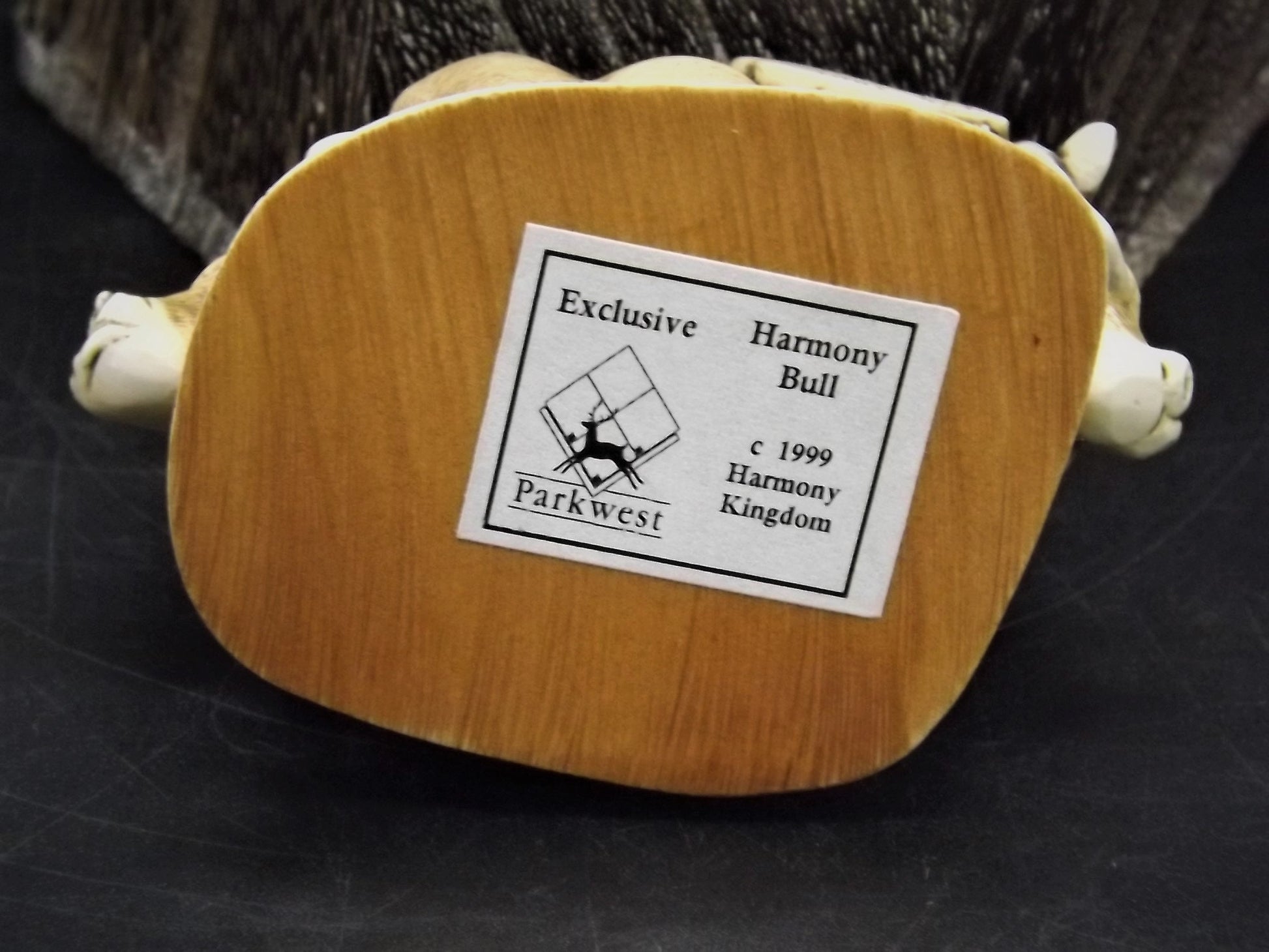 Vintage 1999 Harmony Kingdom LE #5012/5600 Harmony Bull Figurine Excellent condition with original box. Parkwest Exclusive piece.