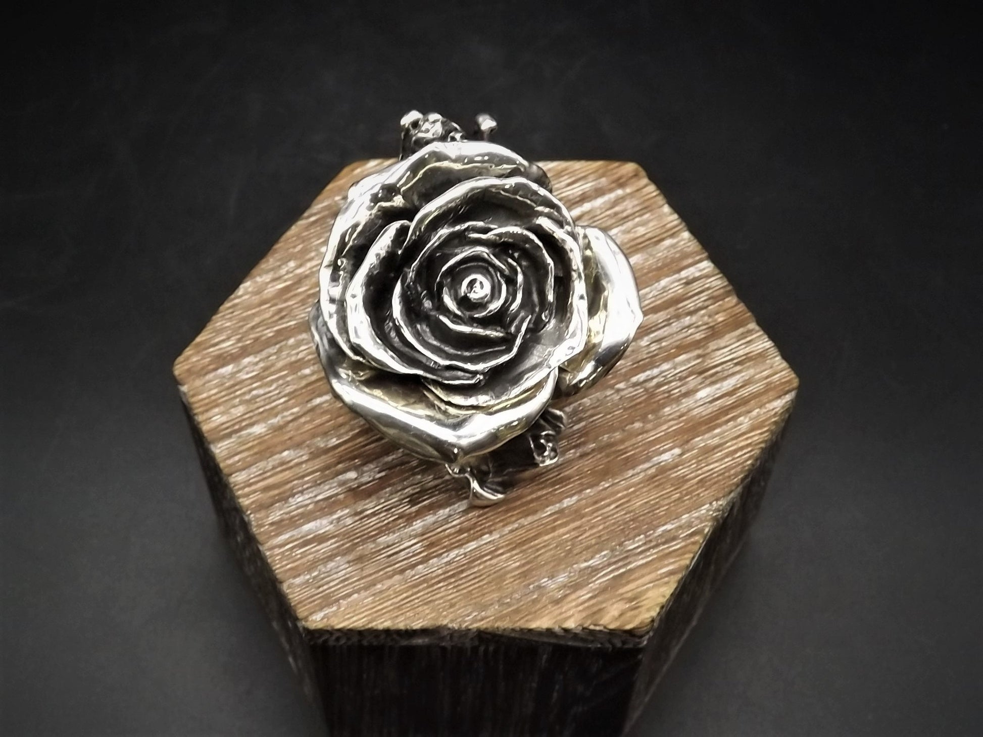 Vintage 1997 Harmony Kingdom LE #59/1000 Sterling Rose. .925 silver Figurine Excellent condition with original box and COA. Very rare!