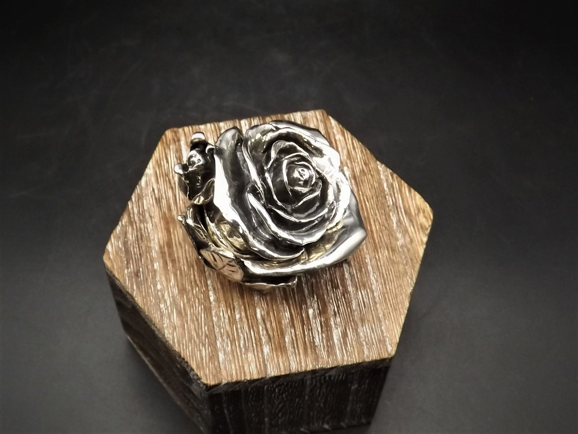 Vintage 1997 Harmony Kingdom LE #59/1000 Sterling Rose. .925 silver Figurine Excellent condition with original box and COA. Very rare!