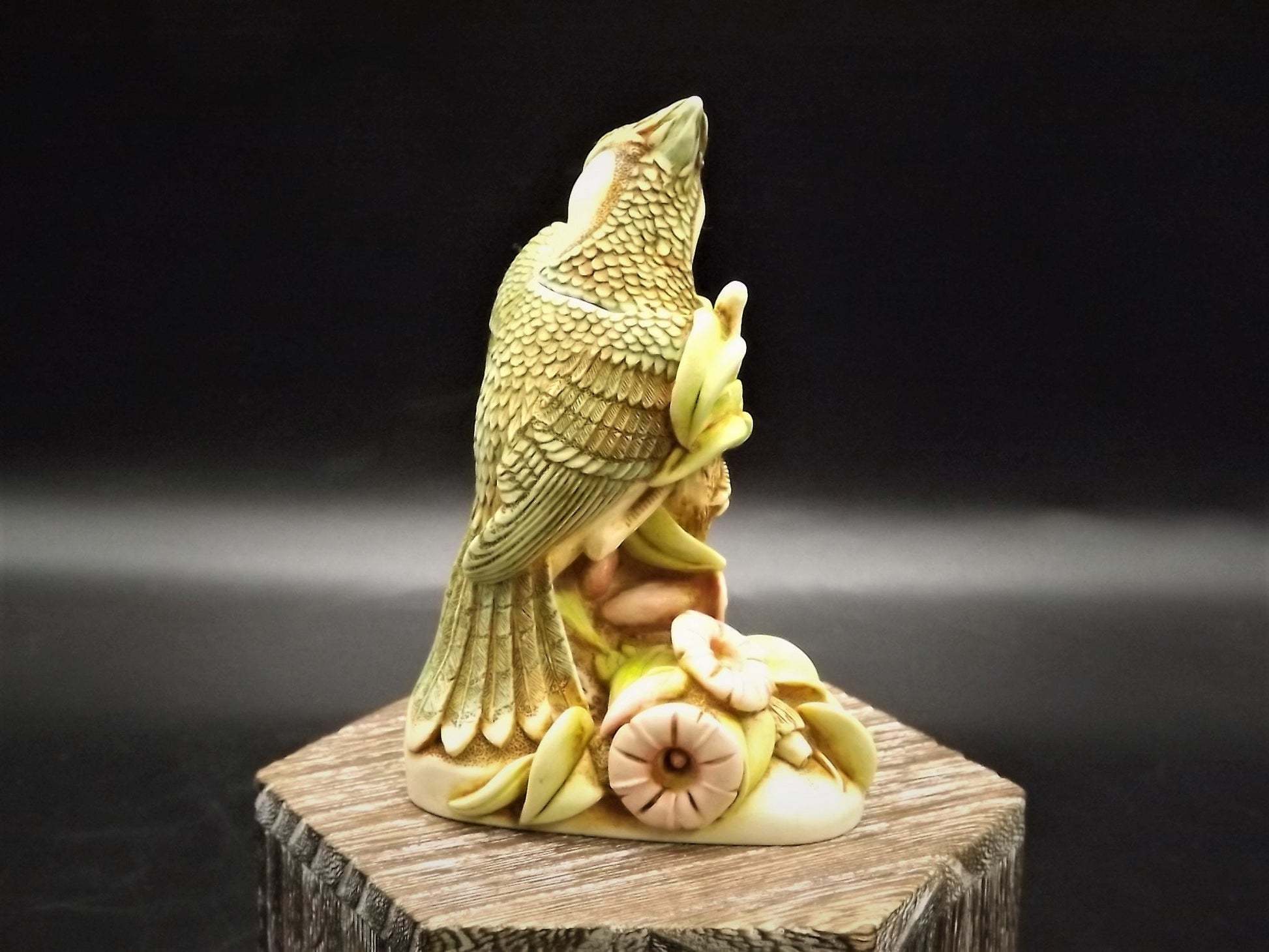 Retired 1999 Harmony Kingdom "Caw of the wild" infinity version piece Excellent condition with original box and COA. Rare eggs inside piece.