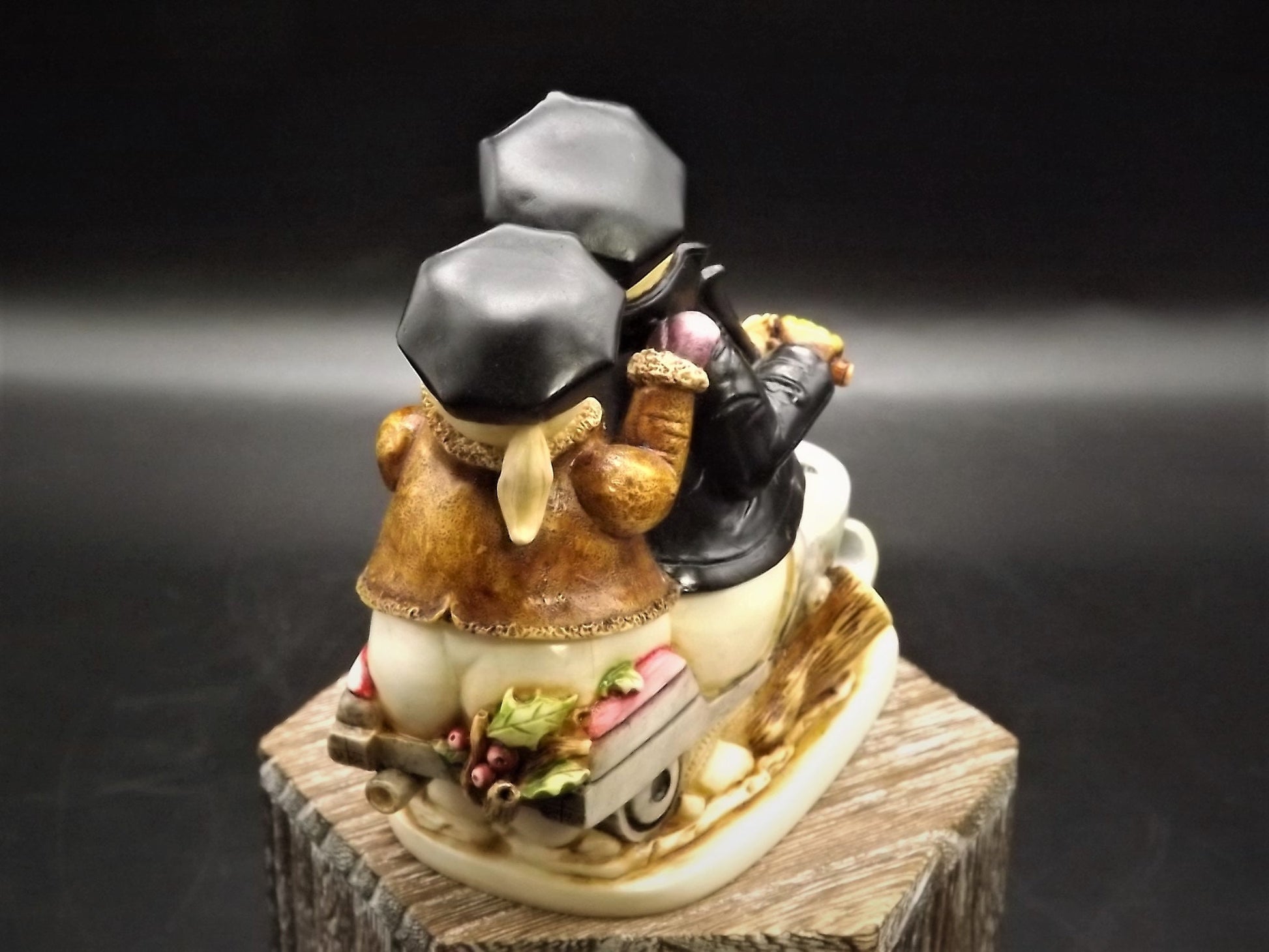 Retired 2000 Harmony Kingdom "Easy Slider" Infinity Edition piece Excellent condition with original box.