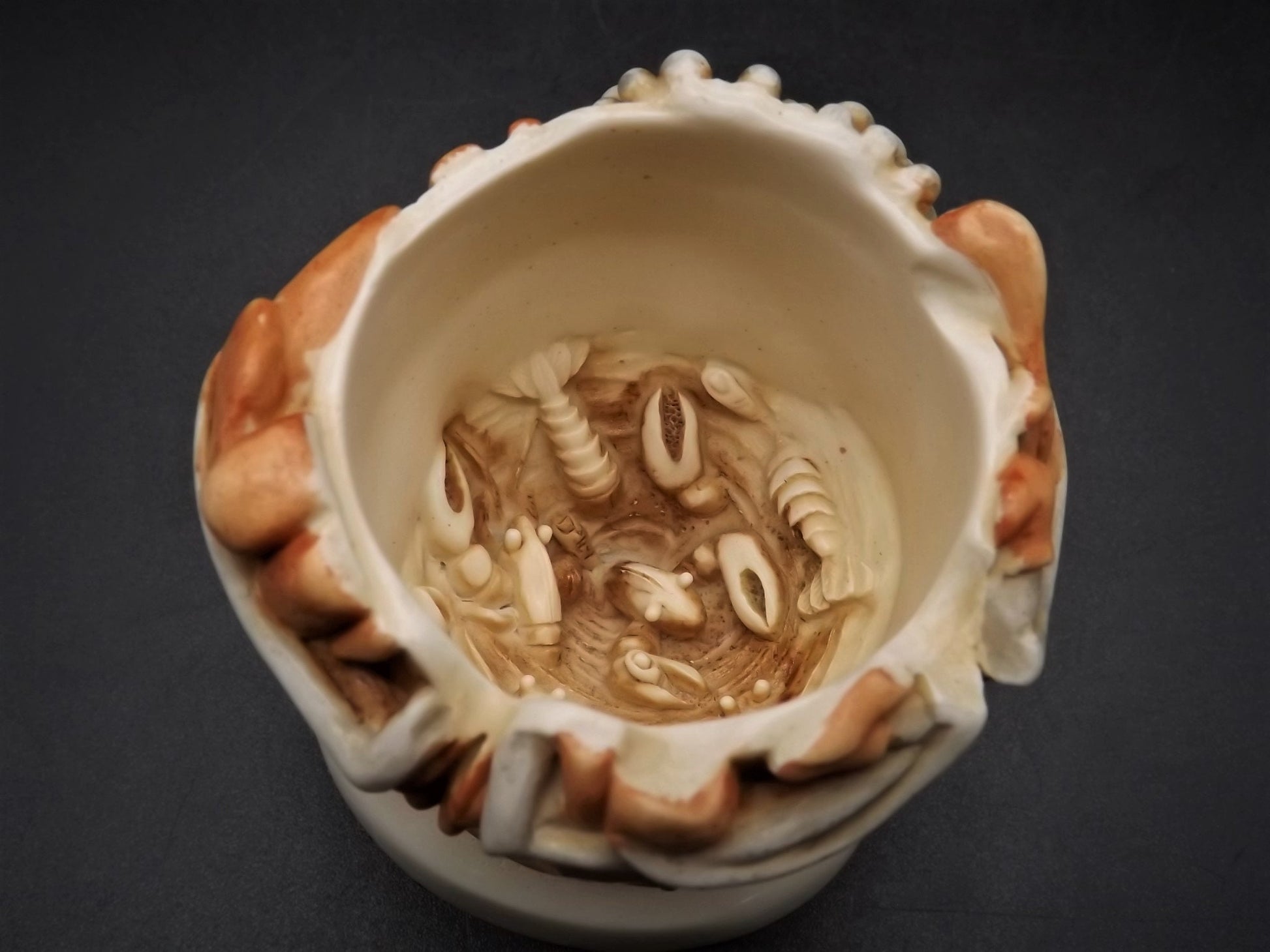 Retired 2000 Harmony Kingdom "The Great Escape II" Lobster pot piece Excellent condition with original box and COA.