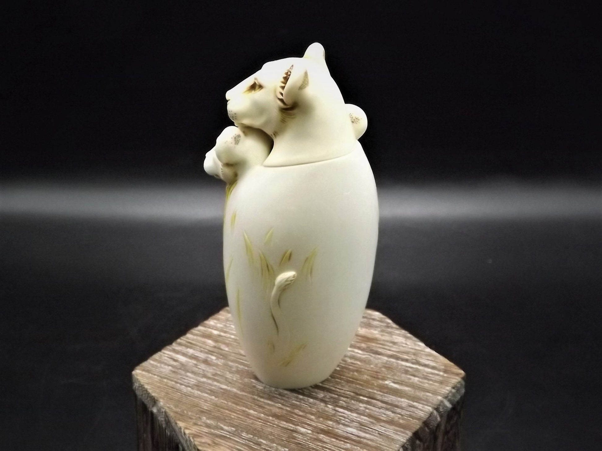 Adam Binder Special Moments series "Mothers Pride". With original box and COA. Excellent shape limited edition #283/600.