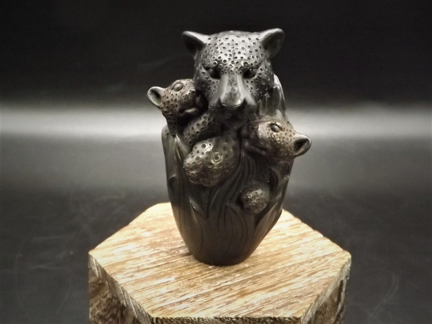 Adam Binder Special Moments series "Panthers Pass". With original box and COA. Excellent shape limited edition #85/150.