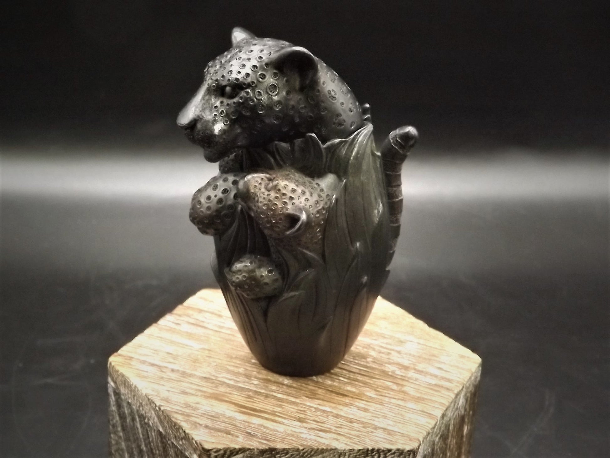 Adam Binder Special Moments series "Panthers Pass". With original box and COA. Excellent shape limited edition #85/150.