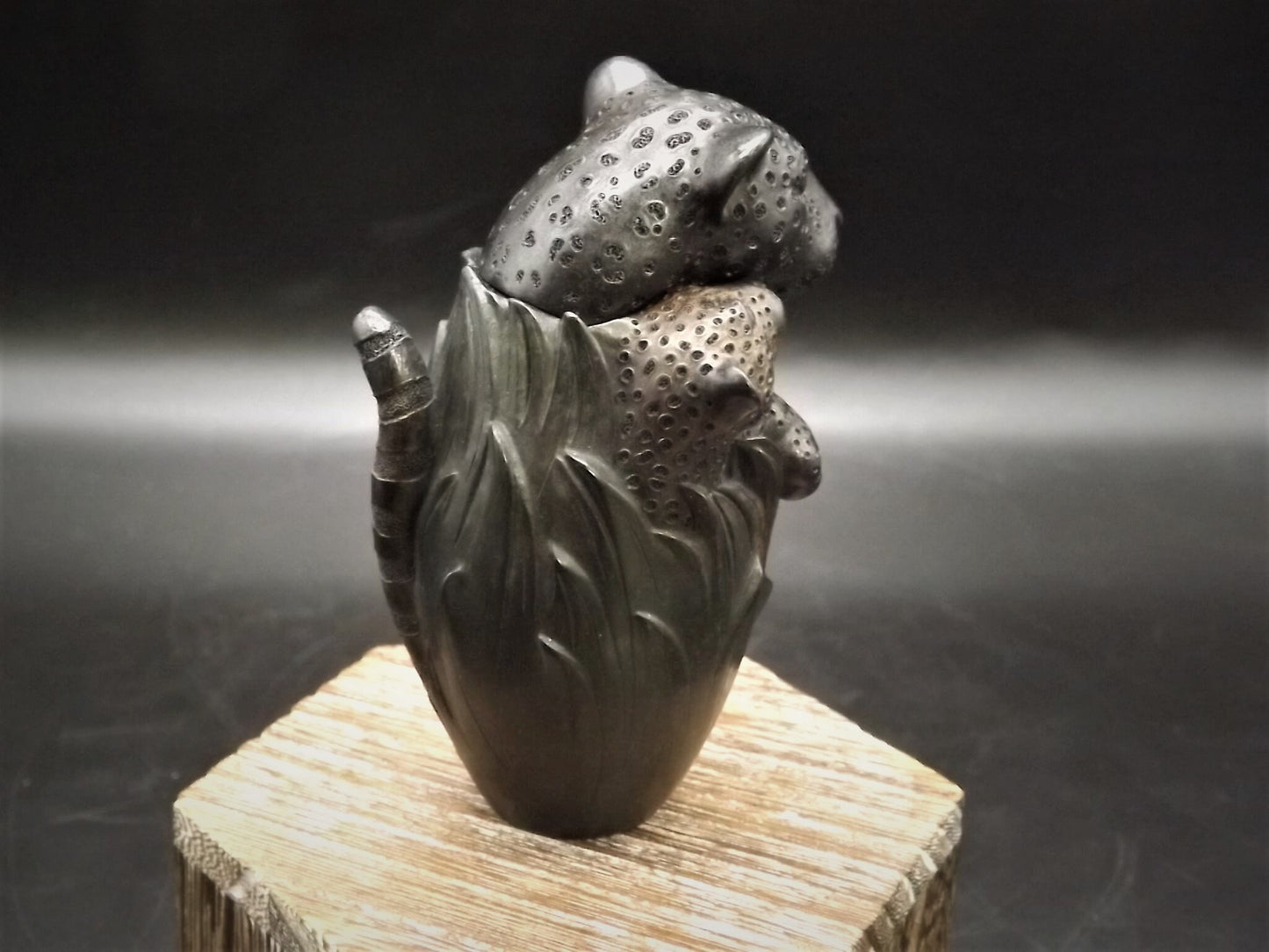 Adam Binder Special Moments series "Panthers Pass". With original box and COA. Excellent shape limited edition #85/150.