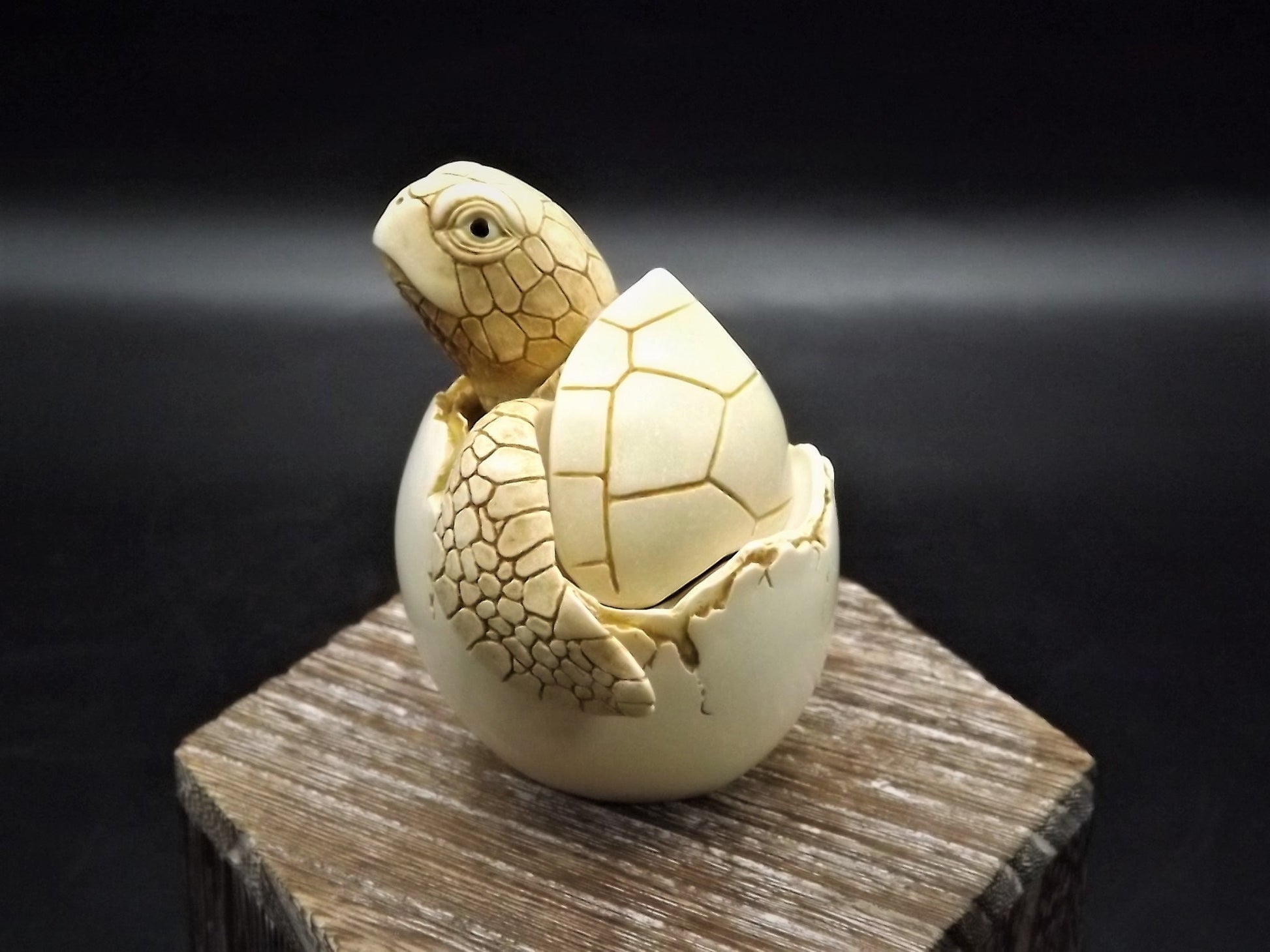 Adam Binder Club Redemption series "New Dawn". With original box and COA. Excellent shape limited edition of 1,100 pieces.