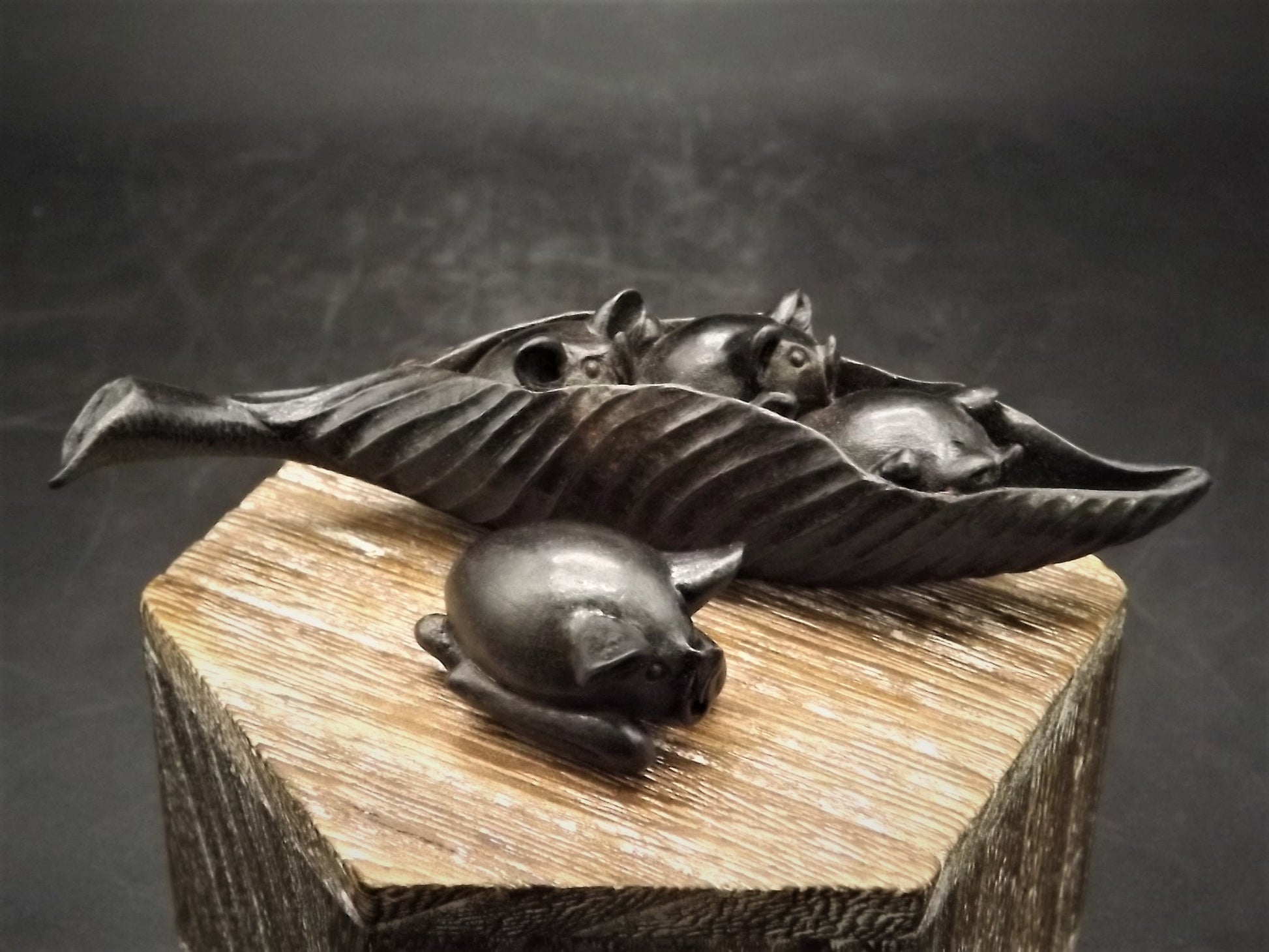 Adam Binder Let's Play series "Ebony Three Little Pigs". With original box and COA. Excellent shape limited edition #85/150.