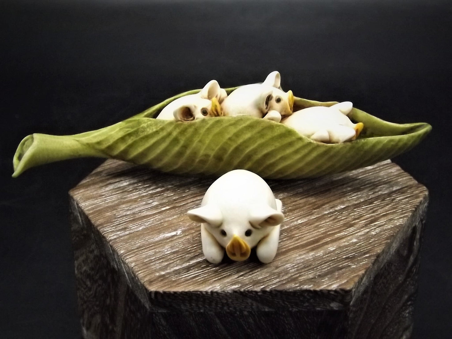 Adam Binder Let's Play series "Ivory Three Little Pigs". With original box and COA. Excellent shape limited edition #85/250.