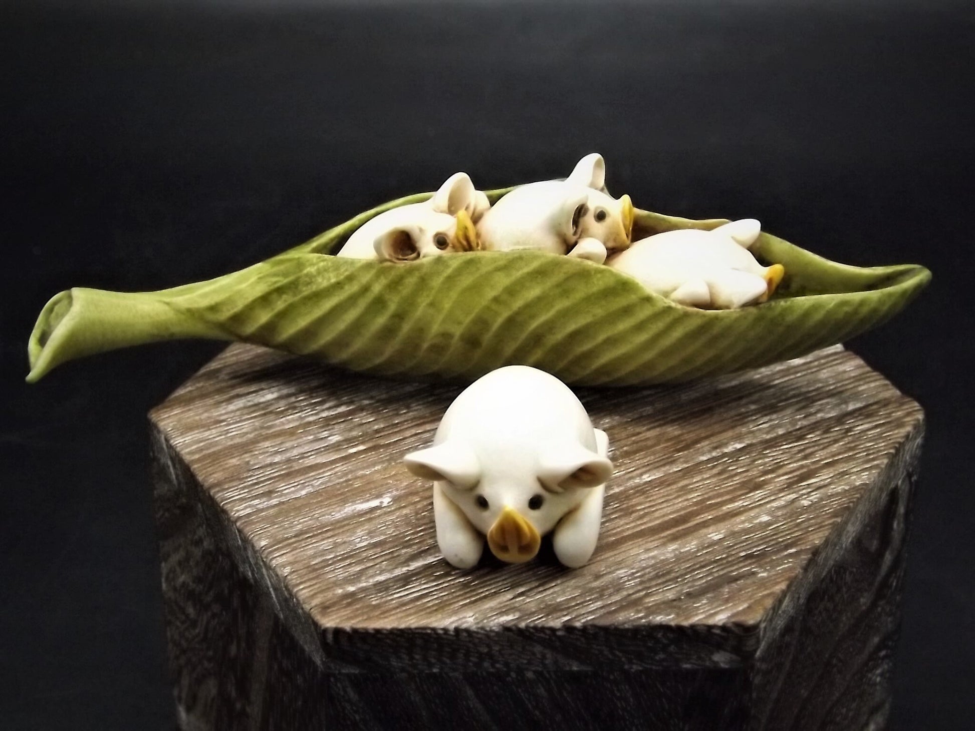 Adam Binder Let's Play series "Ivory Three Little Pigs". With original box and COA. Excellent shape limited edition #85/250.