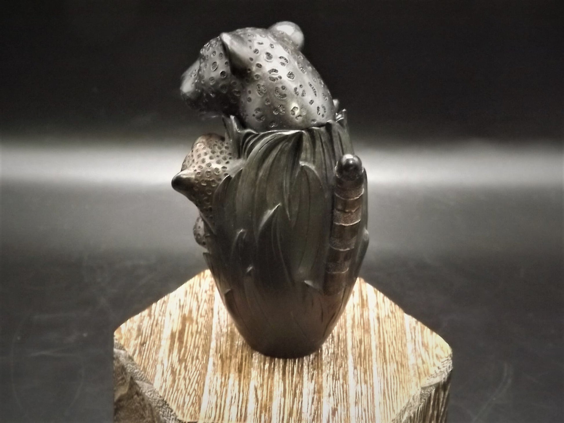 Adam Binder Special Moments series "Panthers Pass". With original box and COA. Excellent shape limited edition #85/150.