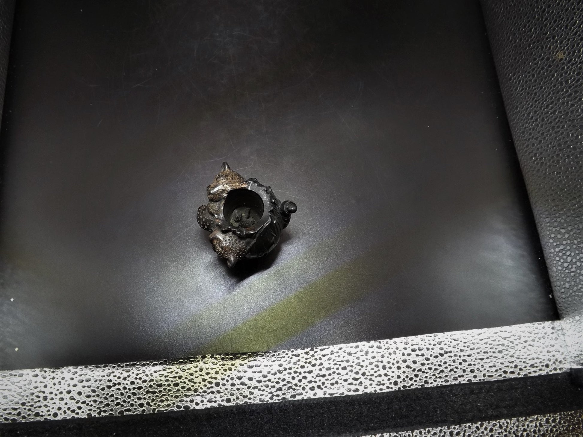 Adam Binder Special Moments series "Panthers Pass". With original box and COA. Excellent shape limited edition #85/150.