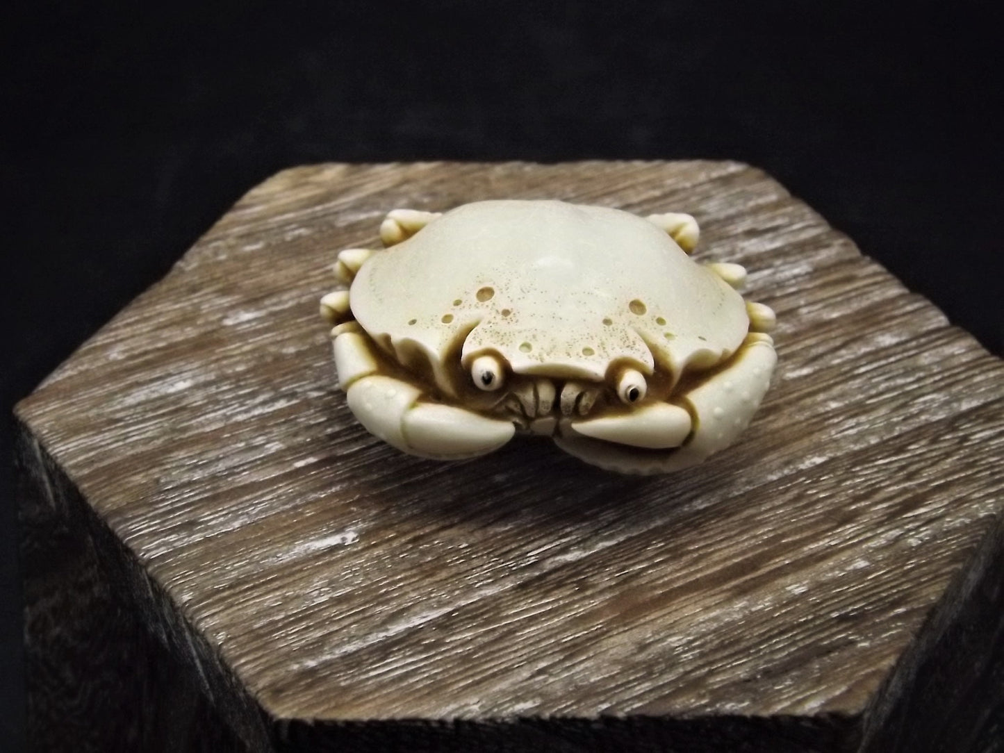 Closeout Sale! Adam Binder Palm Charm series "Ivory Crab". With original box. Excellent shape. Limited edition of 1,100.