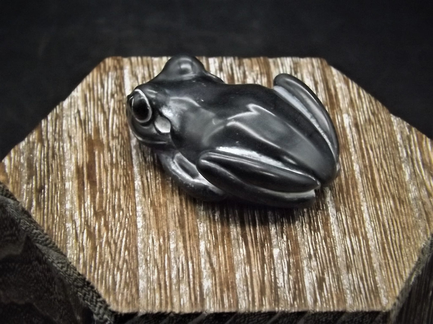 Closeout Sale! Adam Binder Palm Charm series "Ebony Frog". With original box. Excellent shape. Only 650 pieces made.