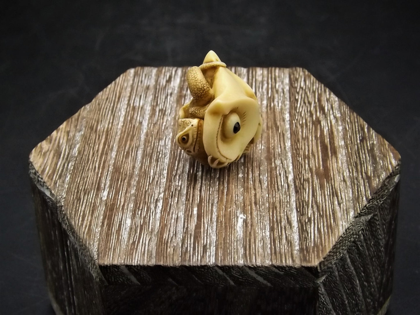 Adam Binder Netsuke "Owl Mask". With original box and COA. Excellent shape limited edition #271.