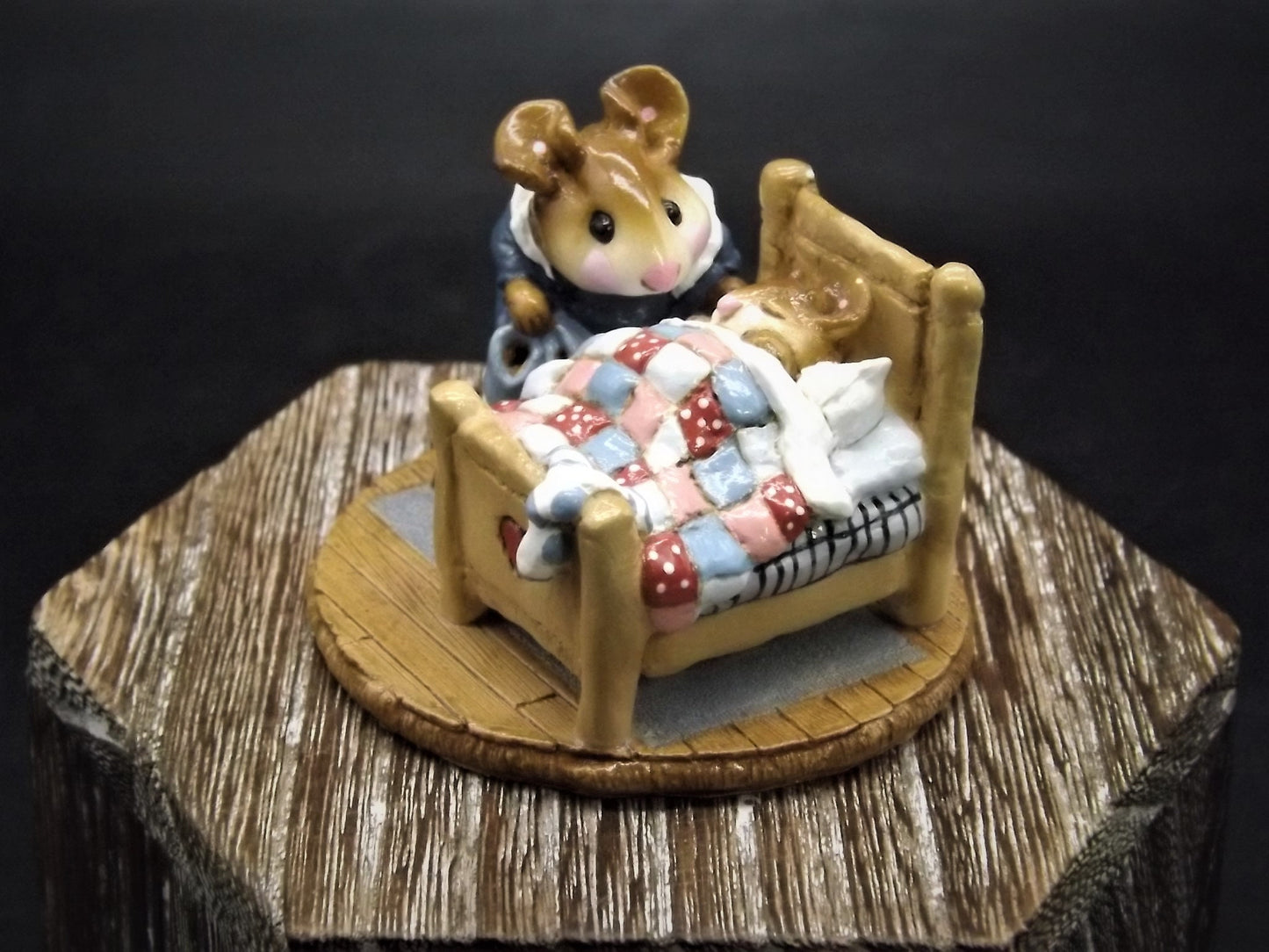 Vintage Wee Forest Folk Figurine: "Sweet Dreams" Mommy Mouse M-136