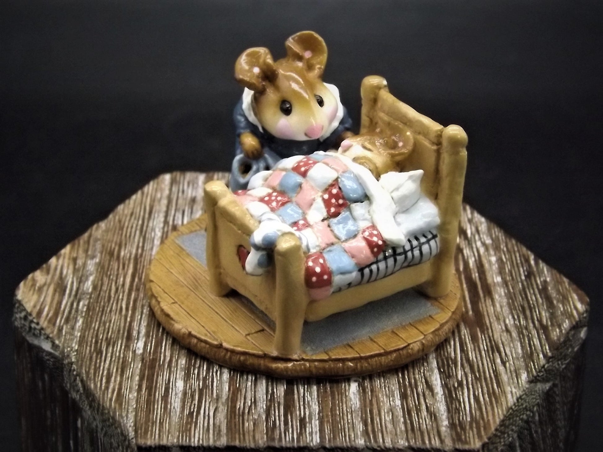 Vintage Wee Forest Folk Figurine: "Sweet Dreams" Mommy Mouse M-136