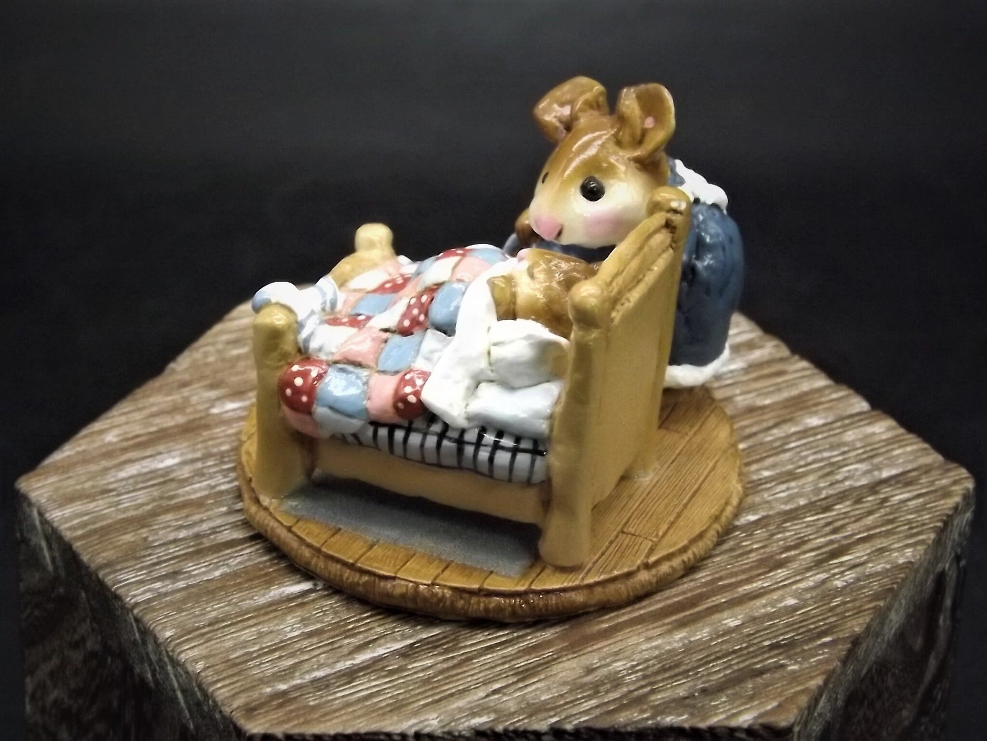 Vintage Wee Forest Folk Figurine: "Sweet Dreams" Mommy Mouse M-136