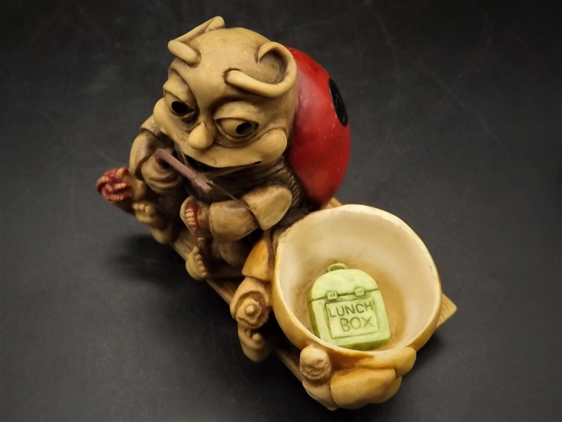 Harmony Kingdom "Byron & Bumbles" Lady Bug and Bee fishing Treasure Jest. Excellent! String not attached to worm on Byron's hand.