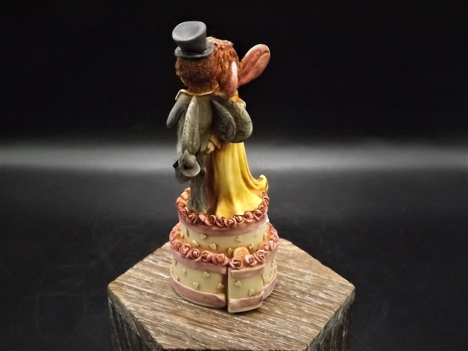 Vintage 2000 The Artists Choice, Faerie Moon, "Laa Poosee" Fairy couple marriage piece. Limited edition #187/200 with original box and COA.