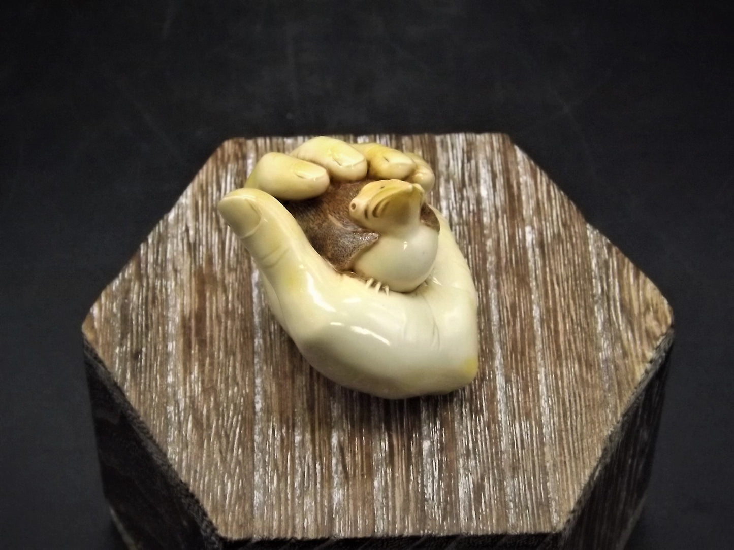 Fragile World "Bird in Hand" Figurine by Martin Perry Studios. Limited Edition to only 250 pieces with original box and COA. Excellent!