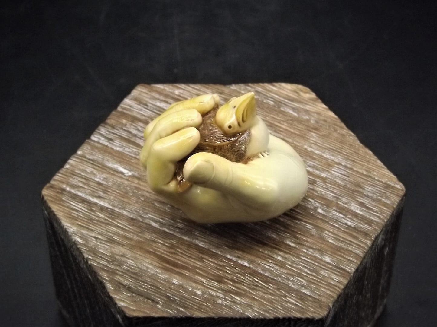 Fragile World "Bird in Hand" Figurine by Martin Perry Studios. Limited Edition to only 250 pieces with original box and COA. Excellent!