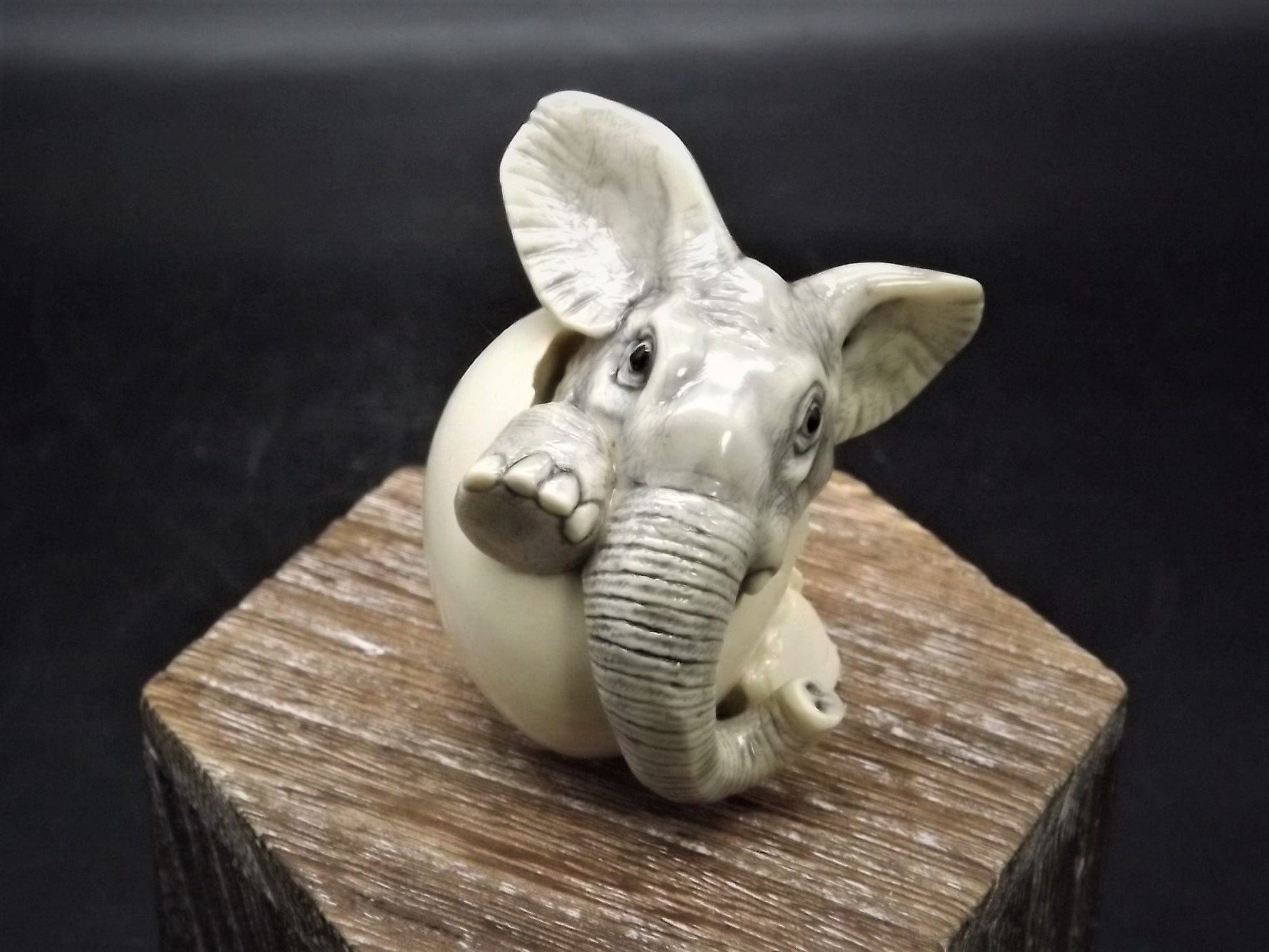 Fragile World "Elephant in Egg" Figurine by Martin Perry Studios. Limited Edition to only 250 pieces with original box and COA. Excellent!