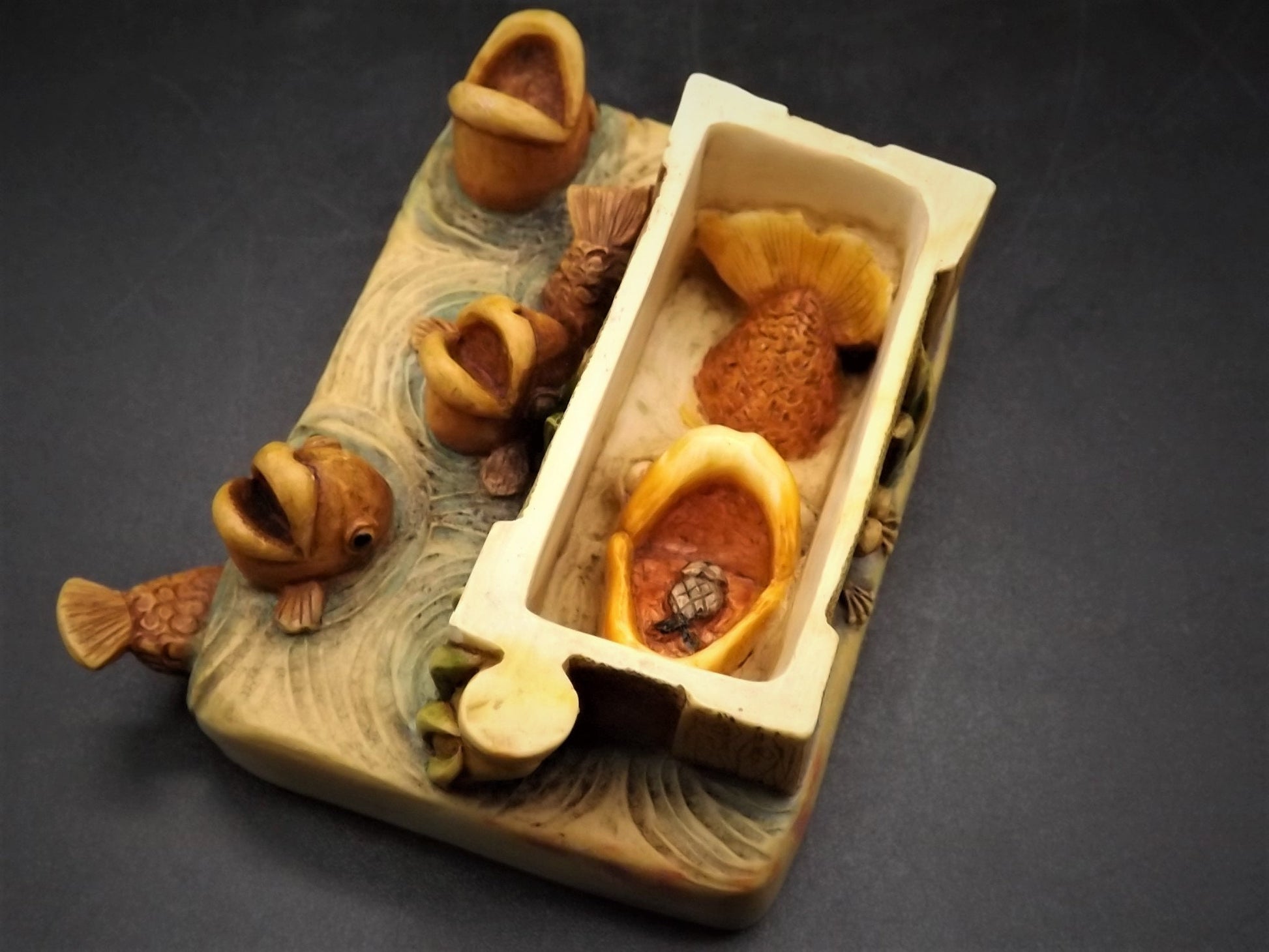 Harmony Kingdom "Byron & Bumbles" Lady Bug and Bee fishing Treasure Jest. Excellent! String not attached to worm on Byron's hand.