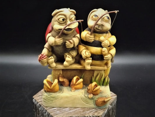 Harmony Kingdom "Byron & Bumbles" Lady Bug and Bee fishing Treasure Jest. Excellent! String not attached to worm on Byron's hand.