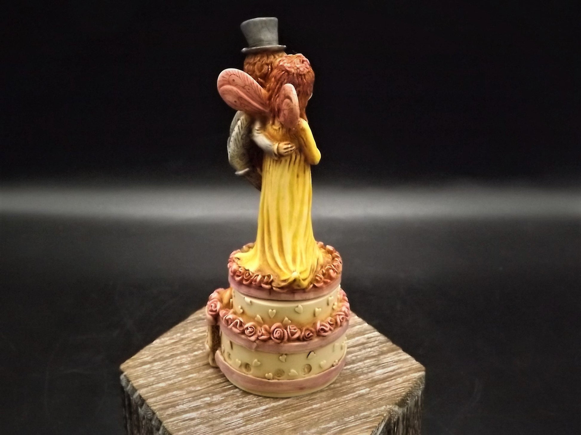 Vintage 2000 The Artists Choice, Faerie Moon, "Laa Poosee" Fairy couple marriage piece. Limited edition #187/200 with original box and COA.