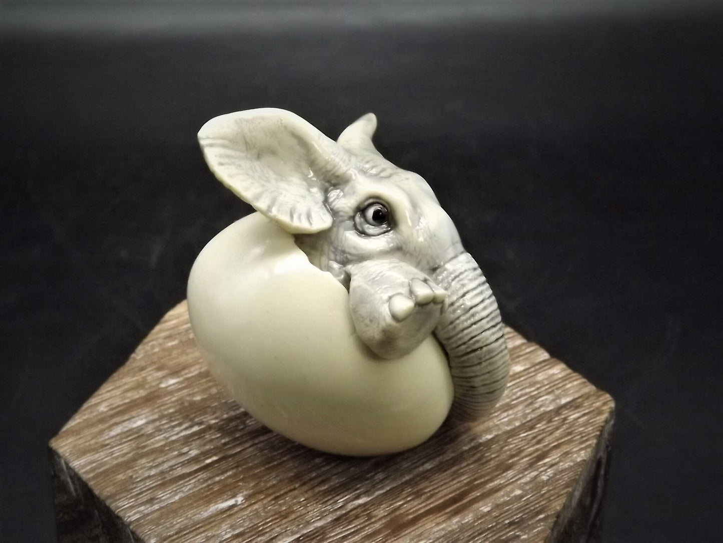 Fragile World "Elephant in Egg" Figurine by Martin Perry Studios. Limited Edition to only 250 pieces with original box and COA. Excellent!