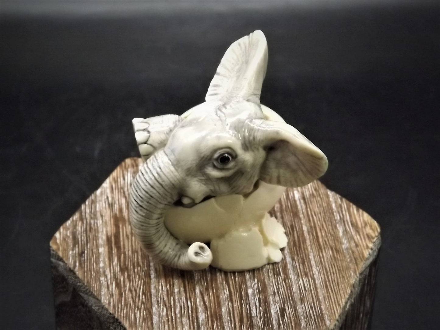 Fragile World "Elephant in Egg" Figurine by Martin Perry Studios. Limited Edition to only 250 pieces with original box and COA. Excellent!