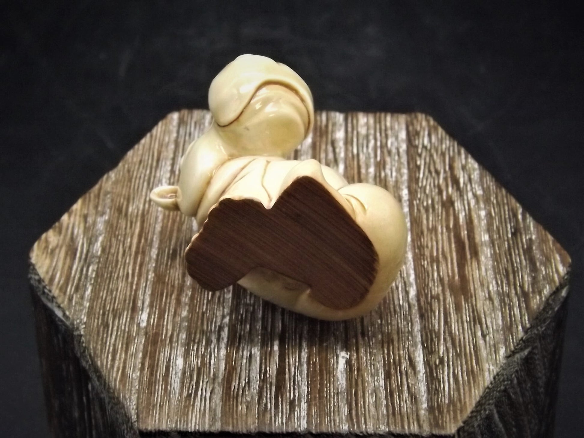 Fragile World "Sleeping Hippo" Figurine by Martin Perry Studios. Limited Edition to only 250 pieces with original box and COA. Excellent!