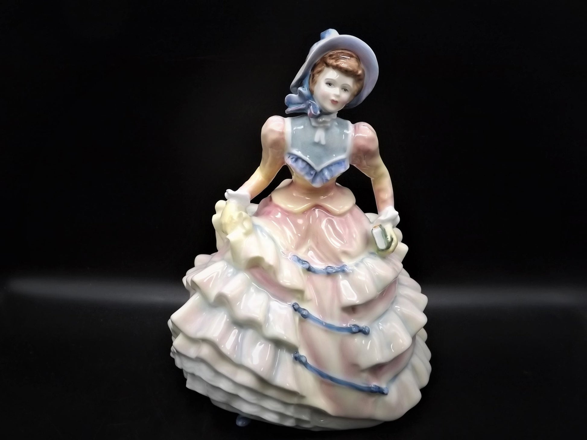 Vintage 1991 First Year of issue Royal Doulton "Hannah" figurine HN 3369 . Excellent condition!