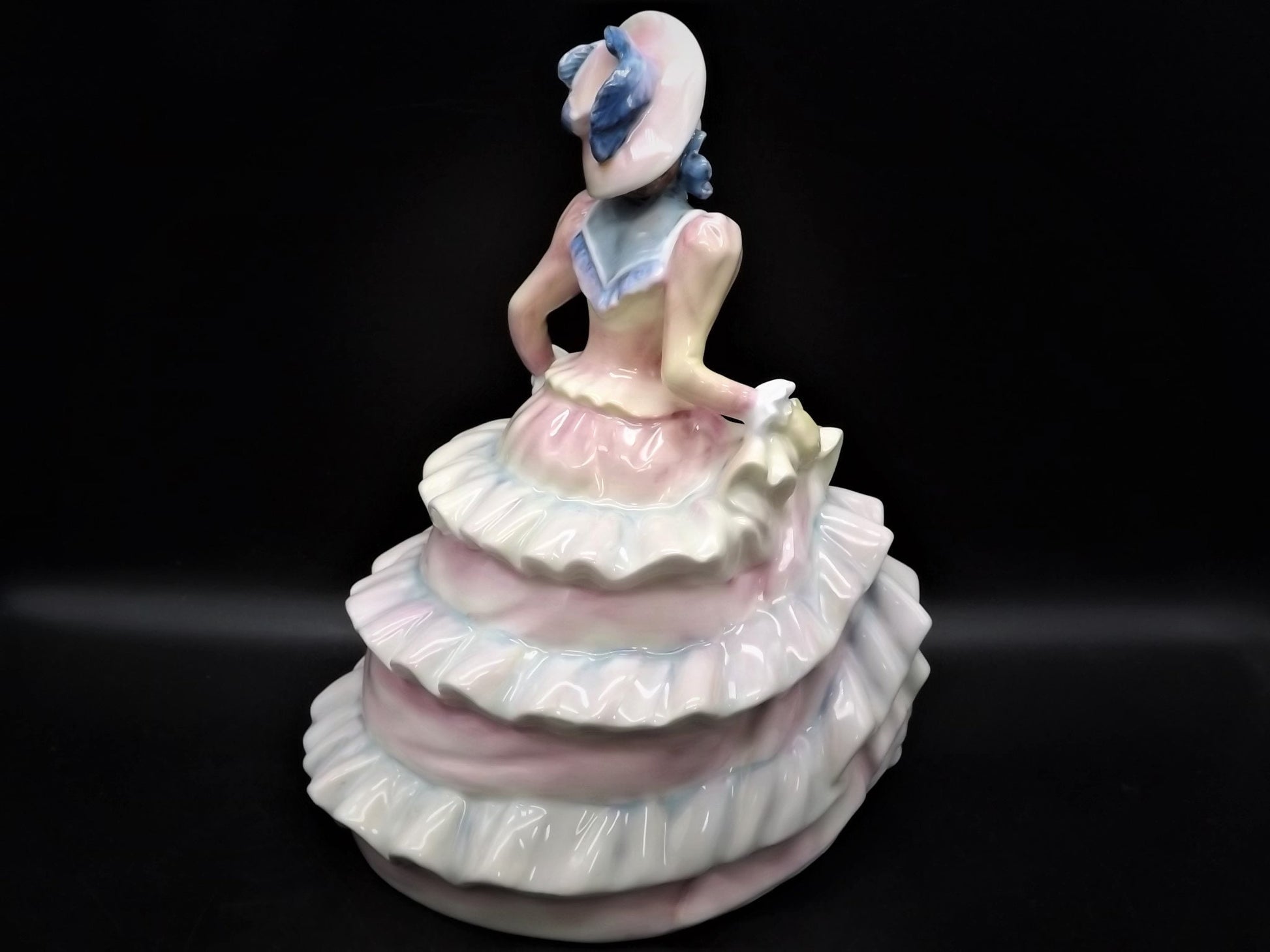 Vintage 1991 First Year of issue Royal Doulton "Hannah" figurine HN 3369 . Excellent condition!