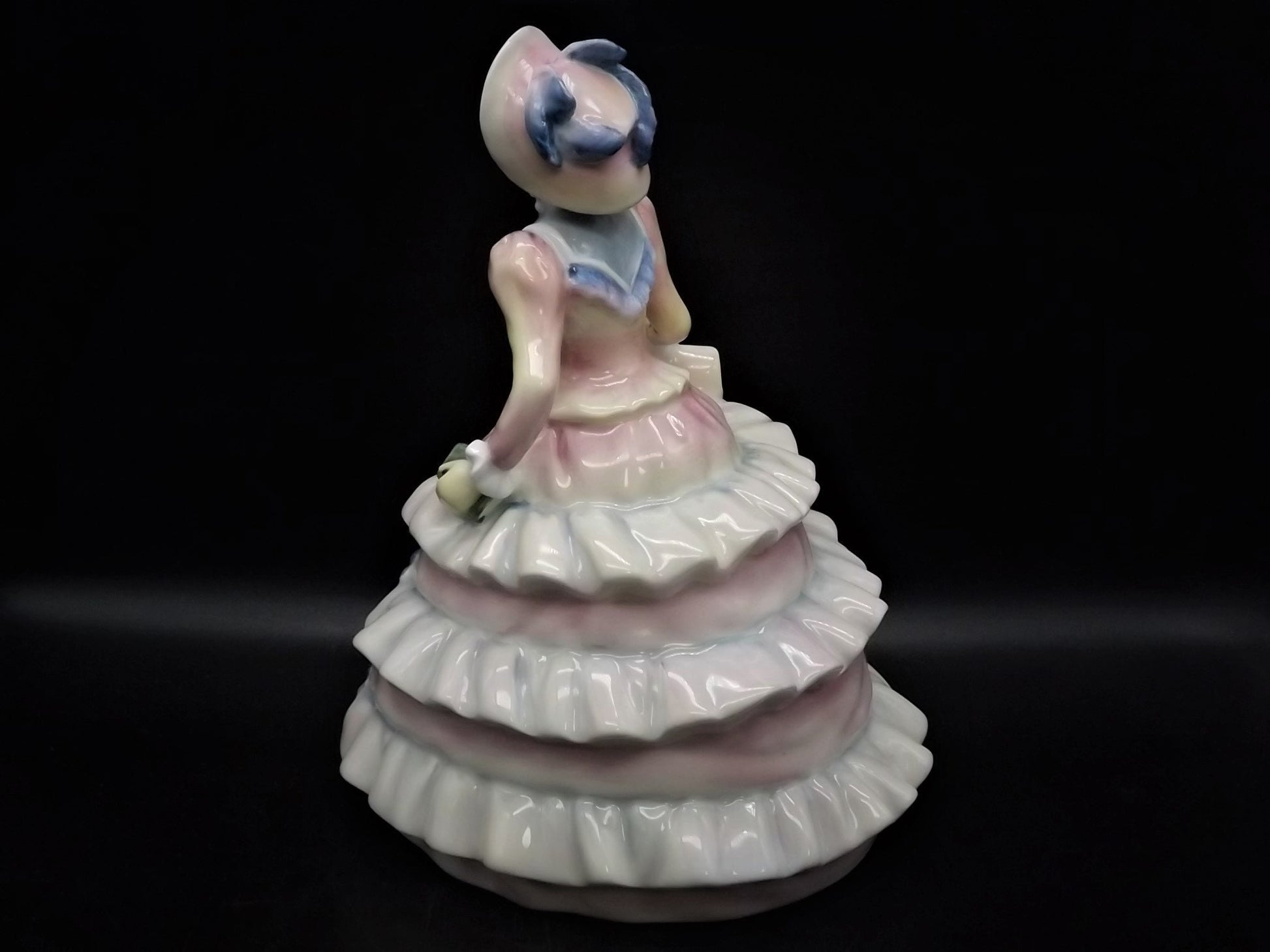 Vintage 1991 First Year of issue Royal Doulton "Hannah" figurine HN 3369 . Excellent condition!