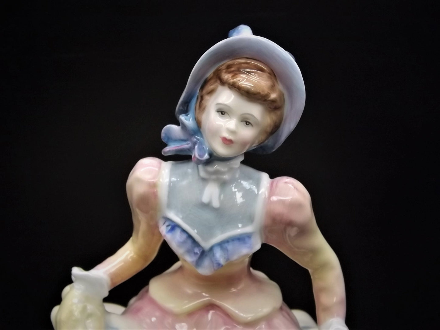 Vintage 1991 First Year of issue Royal Doulton "Hannah" figurine HN 3369 . Excellent condition!