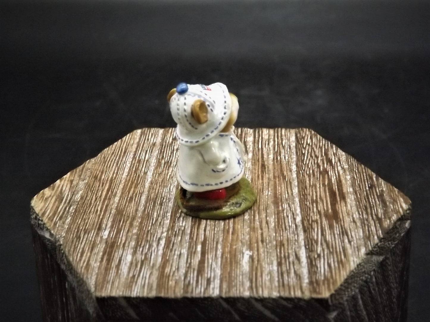 Vintage Wee Forest Folk Mouse Figurine: Patriotic April Showers, 2001 Limited Edition