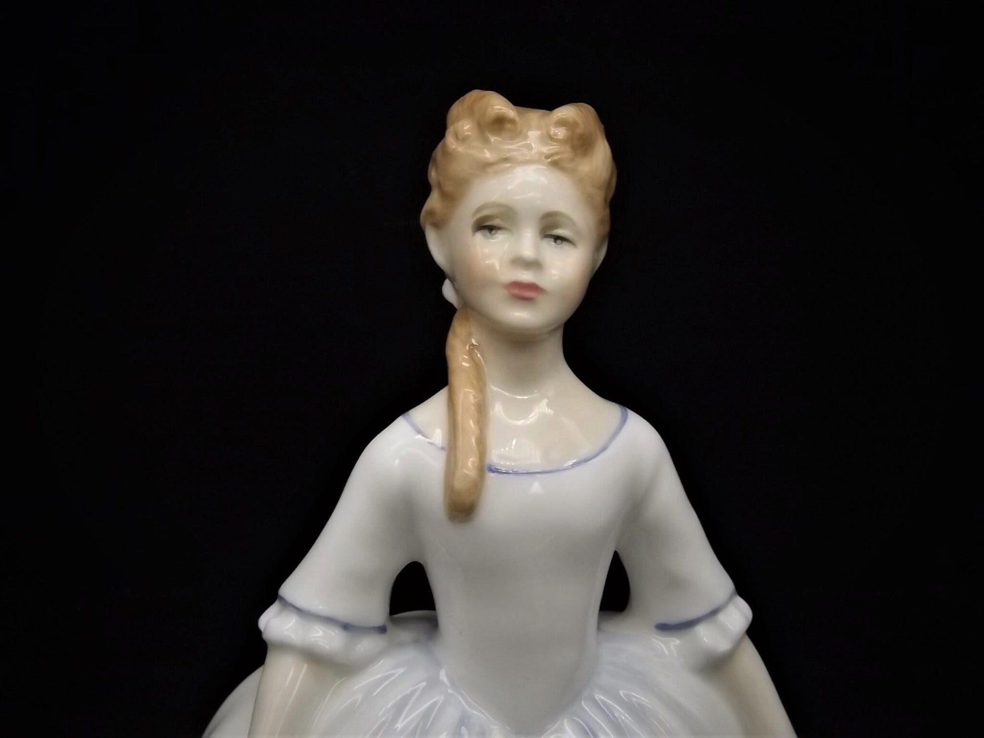 Vintage Royal Doulton Figurine: Moonlight Rose HN 3483, Signed