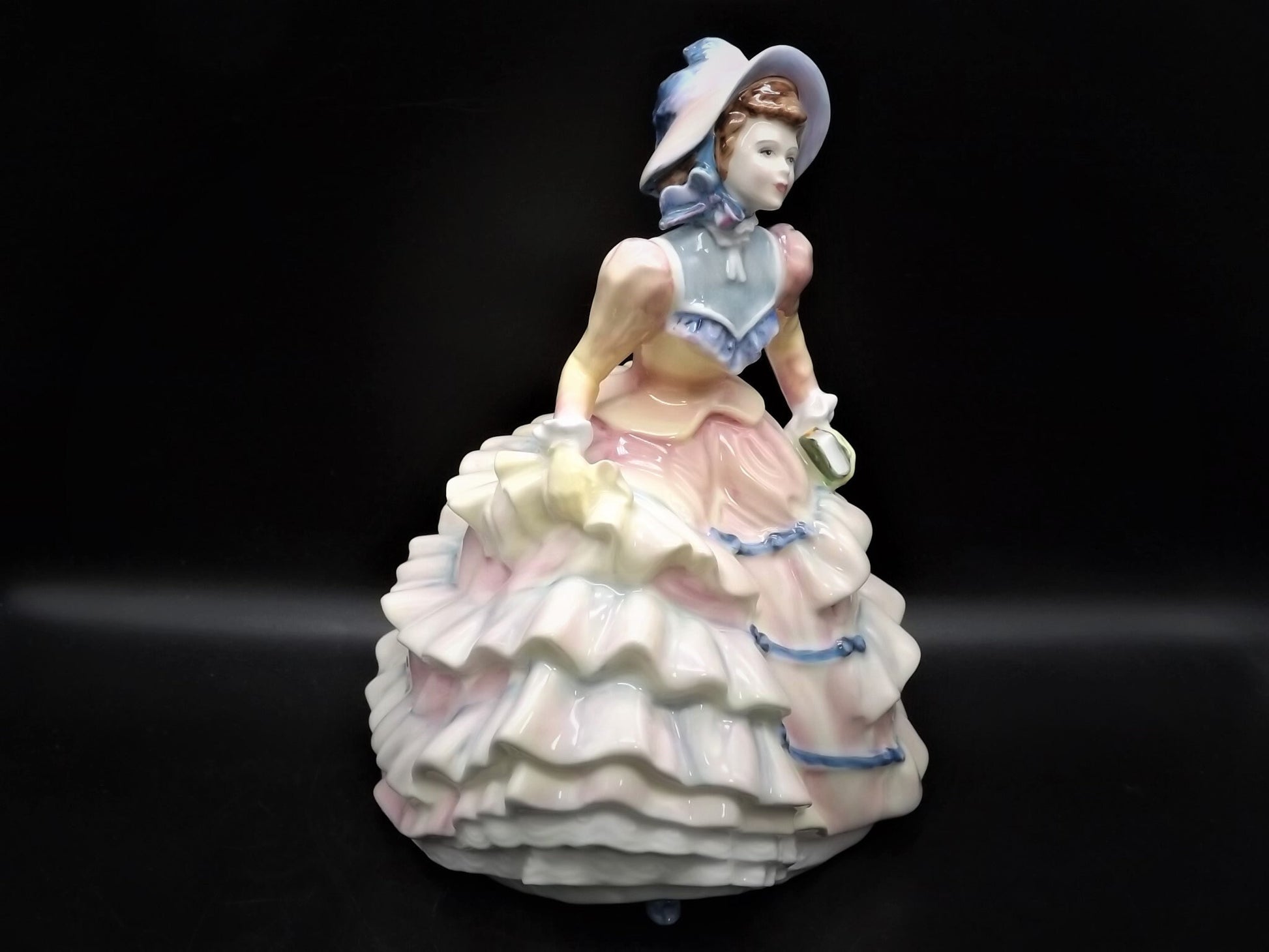 Vintage 1991 First Year of issue Royal Doulton "Hannah" figurine HN 3369 . Excellent condition!