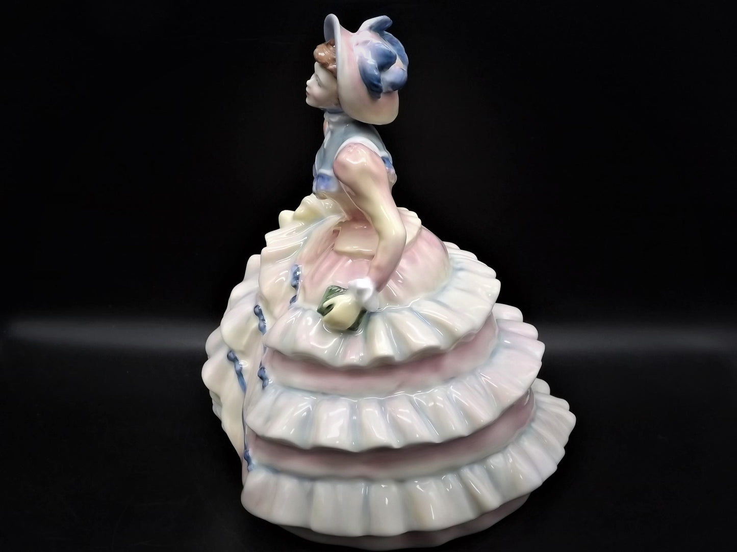 Vintage 1991 First Year of issue Royal Doulton "Hannah" figurine HN 3369 . Excellent condition!