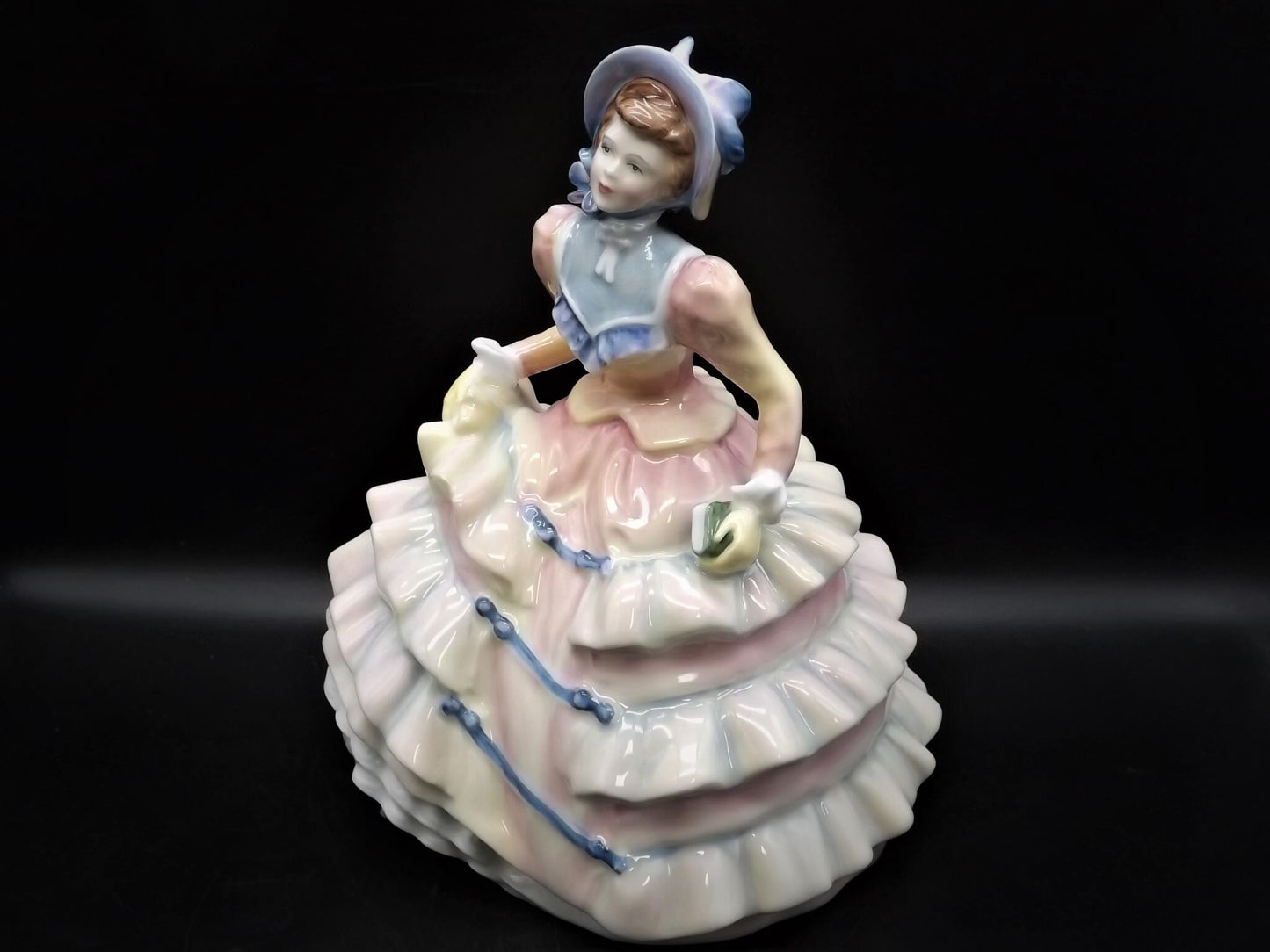 Vintage 1991 First Year of issue Royal Doulton "Hannah" figurine HN 3369 . Excellent condition!