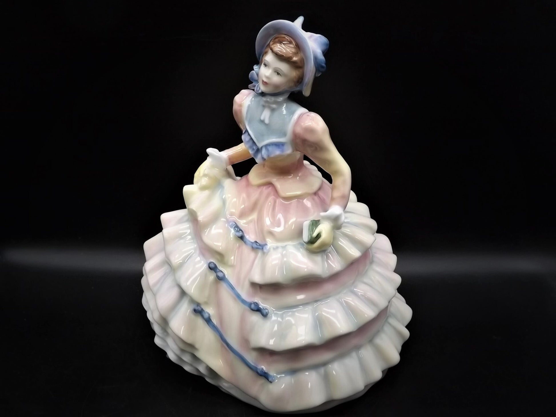 Vintage 1991 First Year of issue Royal Doulton "Hannah" figurine HN 3369 . Excellent condition!