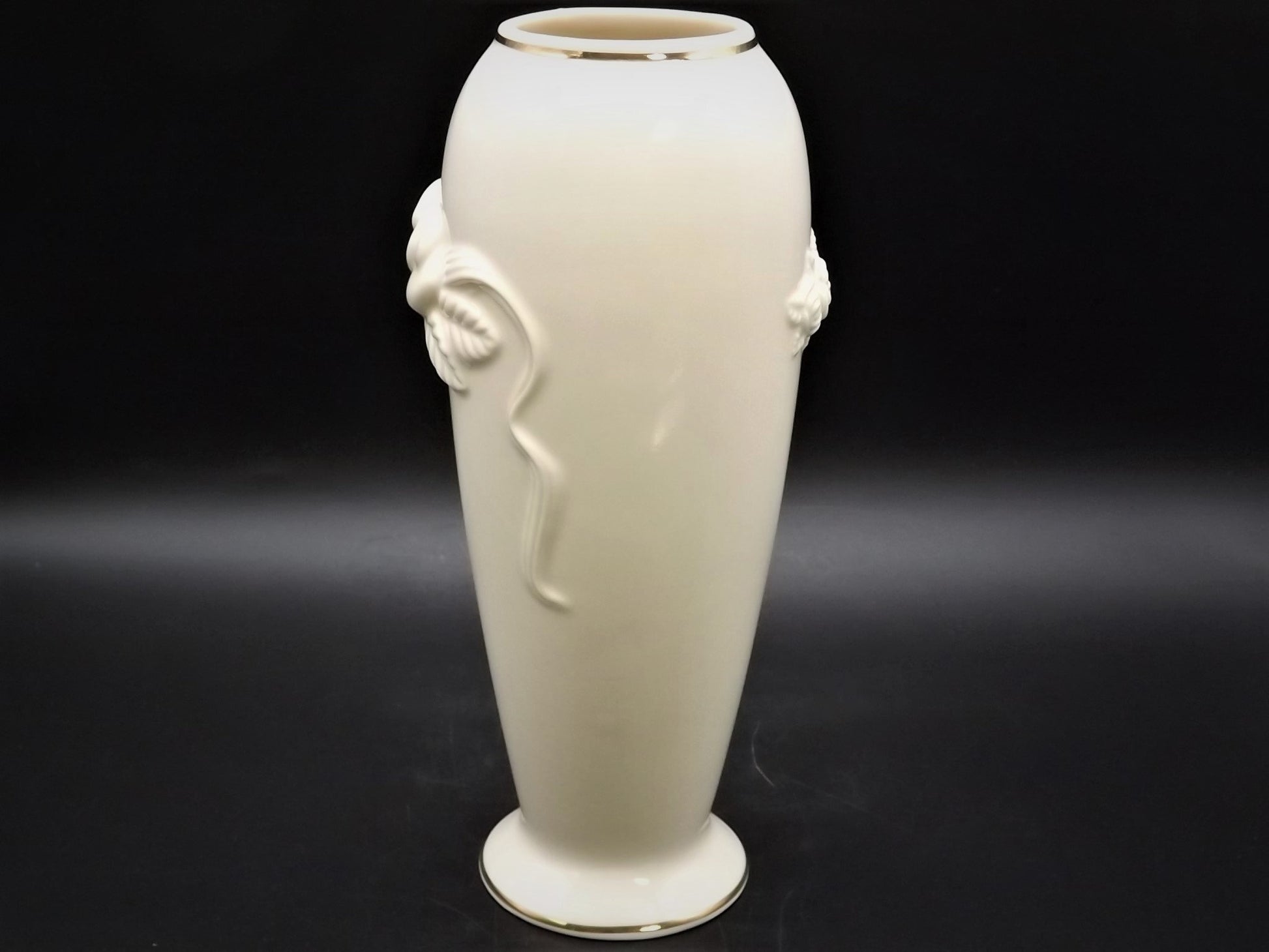 Vintage 1984-1986 Lenox "Rose Vase" with gold trim. Excellent condition no box.