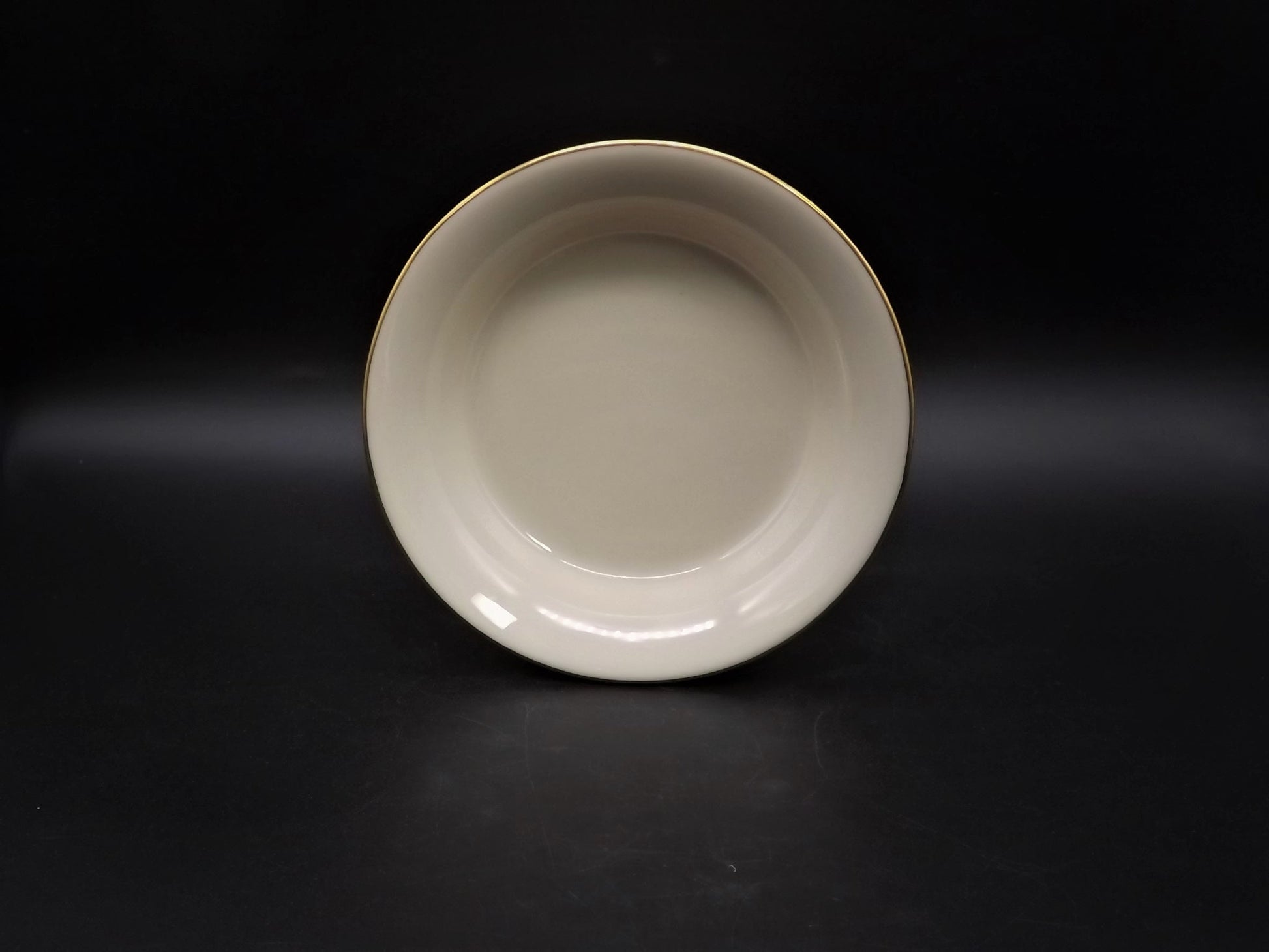 Vintage Lenox "Nature's Impressions" Pillar Candle stand. Excellent condition no box.