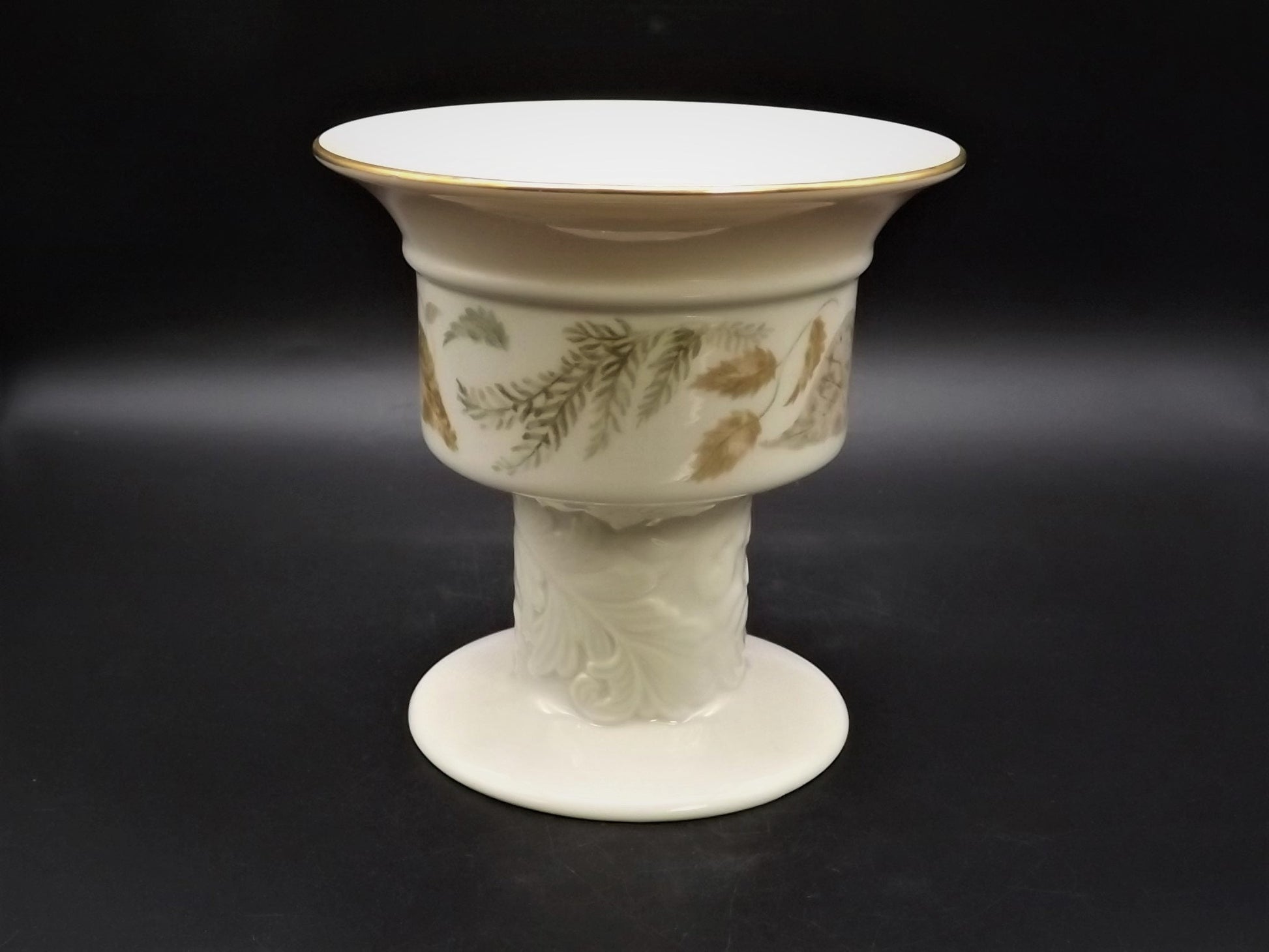 Vintage Lenox "Nature's Impressions" Pillar Candle stand. Excellent condition no box.