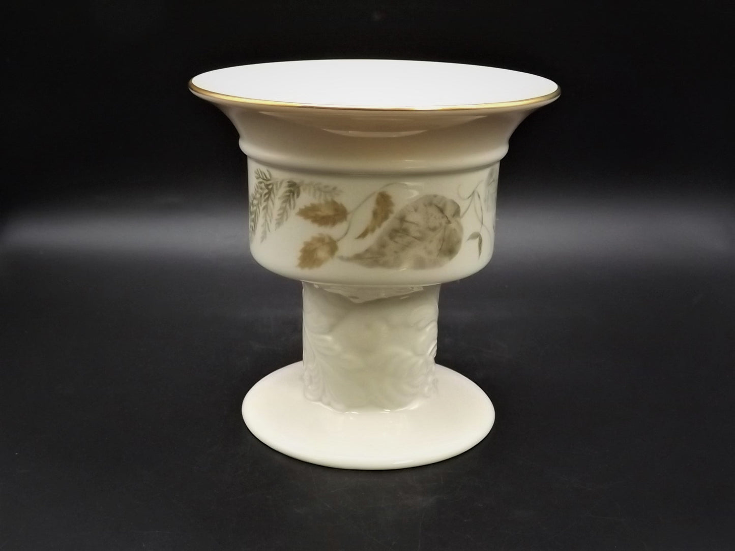 Vintage Lenox "Nature's Impressions" Pillar Candle stand. Excellent condition no box.