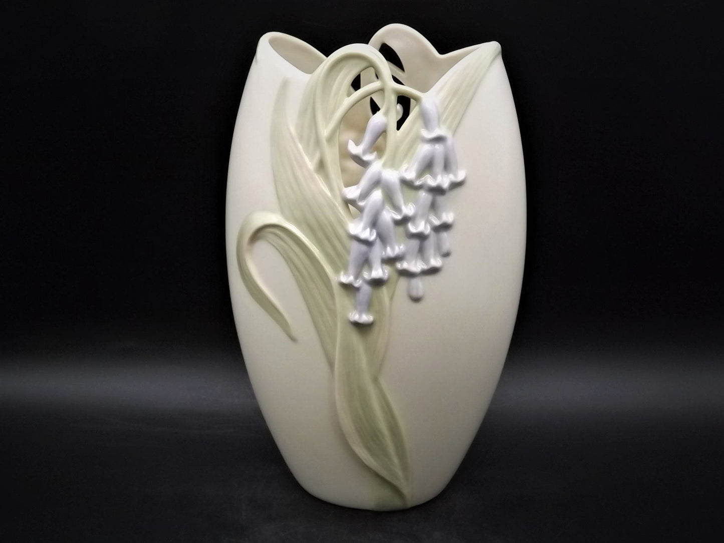 Vintage Lenox "Floral Blossoms" porcelain vase with Blue Bell flowers. Excellent condition no box.